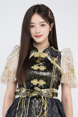 ファイル:2021年AKB48 Team SHプロフィール 胡馨尹 3.jpg