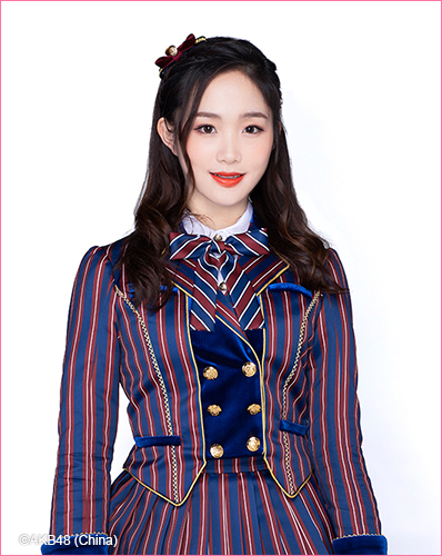 ファイル:2019年AKB48 Team SHプロフィール 翟羽佳.jpg