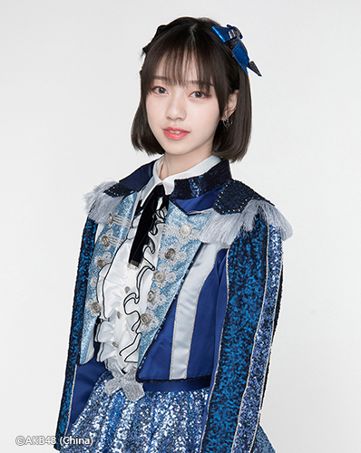 ファイル:2018年AKB48 Team SHプロフィール 徐依婷 2.jpg