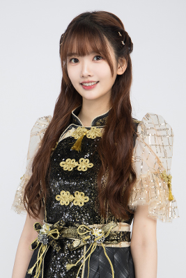 ファイル:2021年AKB48 Team SHプロフィール 朱苓 3.jpg