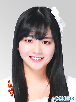 ファイル:2015年SNH48プロフィール 李豆豆 3.jpg