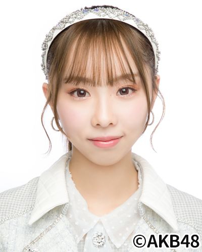 ファイル:2022年AKB48プロフィール 岡田梨奈.jpg