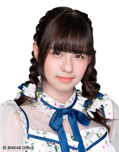 ファイル:2018年BNK48プロフィール Suchaya Saenkhot 2.jpg