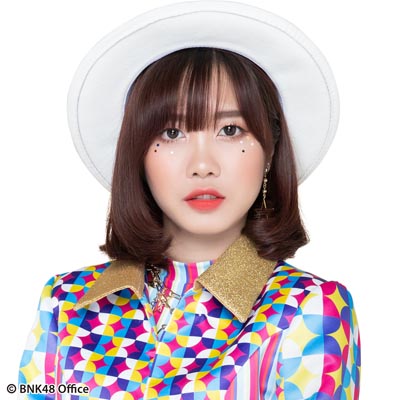 ファイル:2019年BNK48プロフィール Jiradapa Intajak 1.jpg