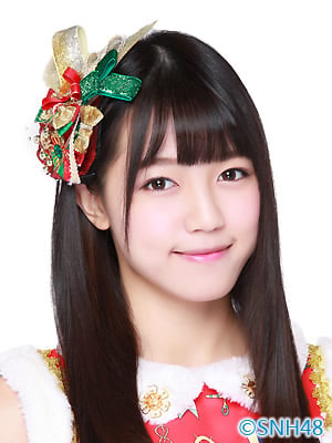 ファイル:2015年SNH48プロフィール 易嘉爱 4.jpg