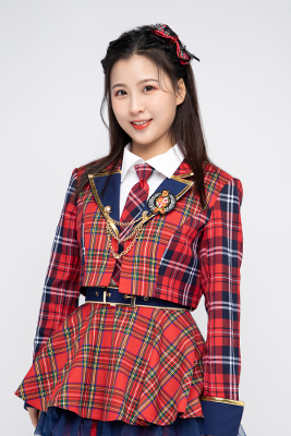 ファイル:2021年AKB48 Team SHプロフィール 周陈雨轩 2.jpg