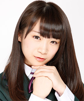 ファイル:2012年乃木坂46プロフィール 秋元真夏 4.jpg