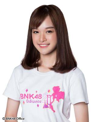ファイル:2018年BNK48プロフィール Chanyapuk Numprasop.jpg