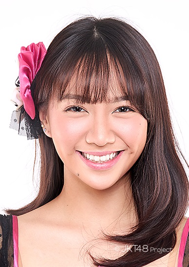 ファイル:2018年JKT48プロフィール Shania Junianatha.jpg