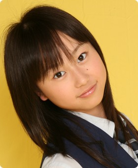 ファイル:2006年AKB48プロフィール 小林香菜 2.jpg