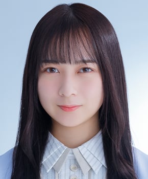 ファイル:2021年乃木坂46プロフィール 鈴木絢音 2.jpg