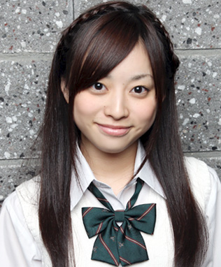 ファイル:2011年乃木坂46プロフィール 伊藤寧々.jpg