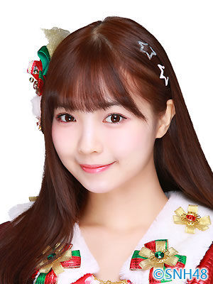 ファイル:2015年SNH48プロフィール 许杨玉琢 4.jpg