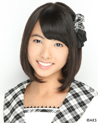 ファイル:2012年HKT48プロフィール 岡田栞奈.jpg