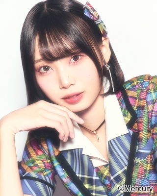 ファイル:2025年HKT48プロフィール 梁瀬鈴雅 2.jpg