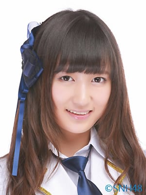 ファイル:2014年SNH48プロフィール 吴哲晗.jpg