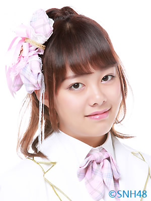 ファイル:2014年SNH48プロフィール 李璇.jpg