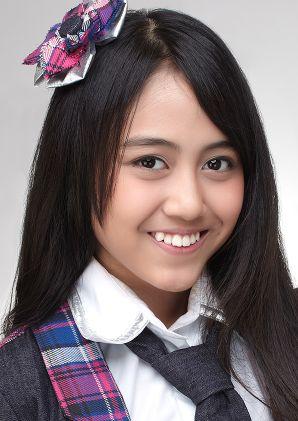 ファイル:2015年JKT48プロフィール Fransisca Saraswati Puspa Dewi.jpg