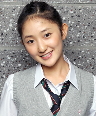 ファイル:2011年乃木坂46プロフィール 山本穂乃香.jpg