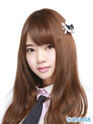 ファイル:2015年SNH48プロフィール 何晓玉 2.jpg