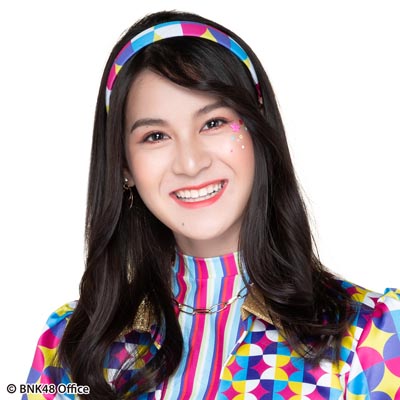 ファイル:2019年BNK48プロフィール Phattharanarin Mueanarit 1.jpg