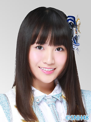 ファイル:2015年SNH48プロフィール 曾艾佳.jpg