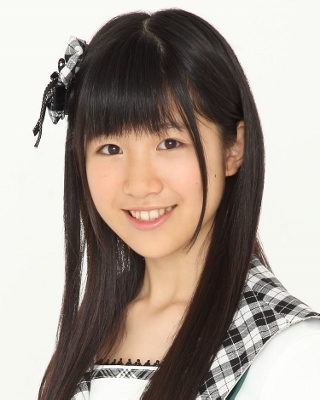ファイル:2011年HKT48プロフィール 下野由貴.jpg
