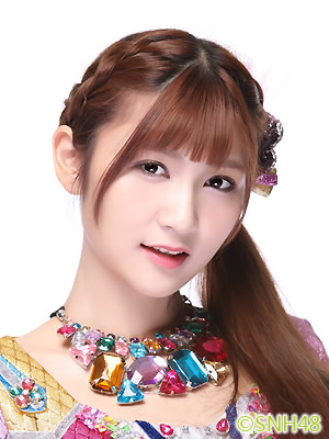 ファイル:2016年SNH48プロフィール 孙歆文.jpg
