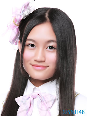 ファイル:2014年SNH48プロフィール 张昕.jpg