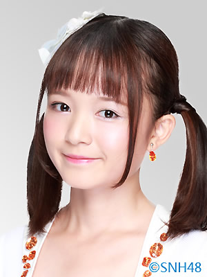 ファイル:2015年SNH48プロフィール 王露皎.jpg