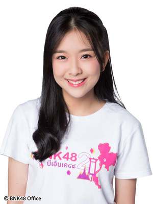 ファイル:2018年BNK48プロフィール Nannaphas Loetnamchoetsakun.jpg