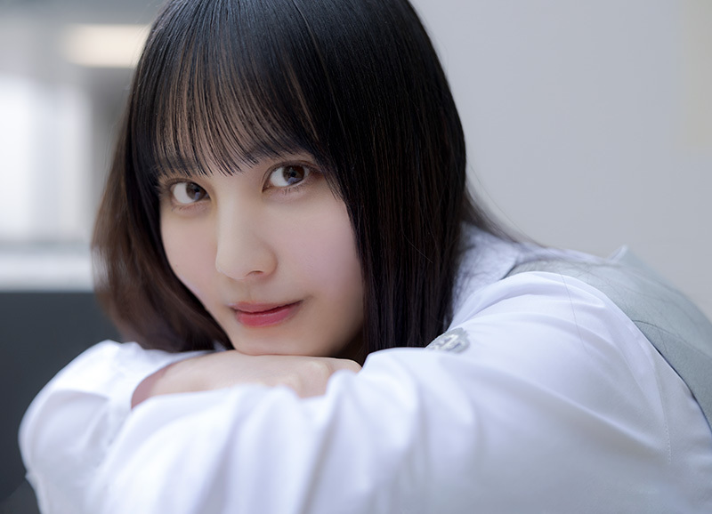 ファイル:2025年日向坂46プロフィール 全身 松尾桜.jpg
