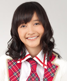 ファイル:2012年JKT48プロフィール Devi Kinal Putri 0.jpg