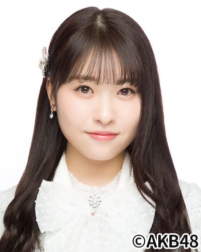 ファイル:2022年AKB48プロフィール 中西智代梨.jpg