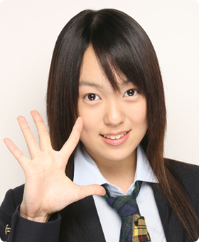 ファイル:2007年AKB48プロフィール 米沢瑠美.jpg