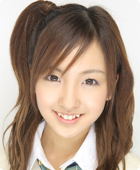 ファイル:2007年AKB48プロフィール 板野友美 2.jpg