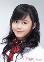 ファイル:2014年JKT48プロフィール Priscillia Sari Dewi.jpg