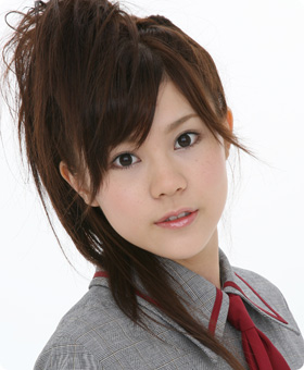 ファイル:2006年AKB48プロフィール 渡邊志穂 2.jpg