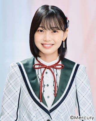 ファイル:2022年HKT48プロフィール 梁瀬鈴雅 2.jpg