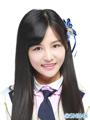ファイル:2015年SNH48プロフィール 曾艳芬 2.jpg