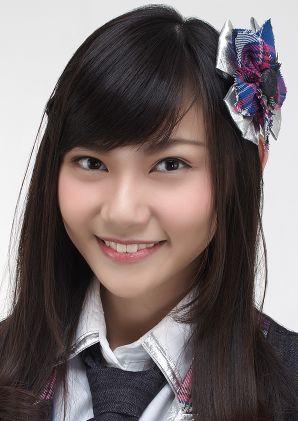 ファイル:2015年JKT48プロフィール Andela Yuwono.jpg