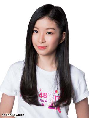 ファイル:2018年BNK48プロフィール Tarisa Preechatangkit.jpg