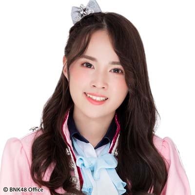 ファイル:2018年BNK48プロフィール Punyawee Jungcharoen 3.jpg