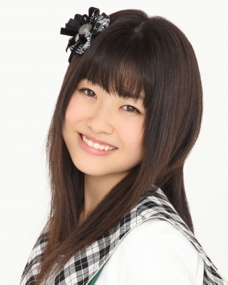 ファイル:2011年HKT48プロフィール 中西智代梨.jpg