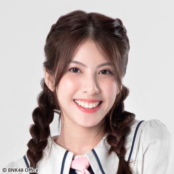 ファイル:2018年BNK48プロフィール Rachaya Tupkunanon 1.jpg