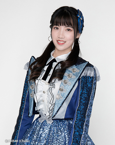 ファイル:2018年AKB48 Team SHプロフィール 施可妍 2.jpg