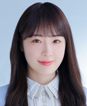 ファイル:2021年乃木坂46プロフィール 高山一実 3.jpg