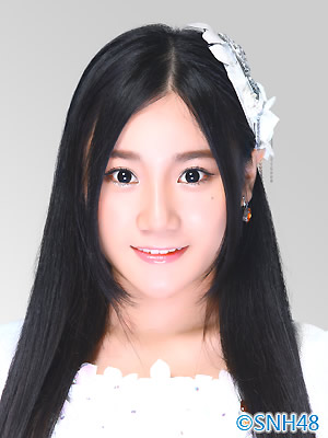 ファイル:2015年SNH48プロフィール 吴燕文 3.jpg
