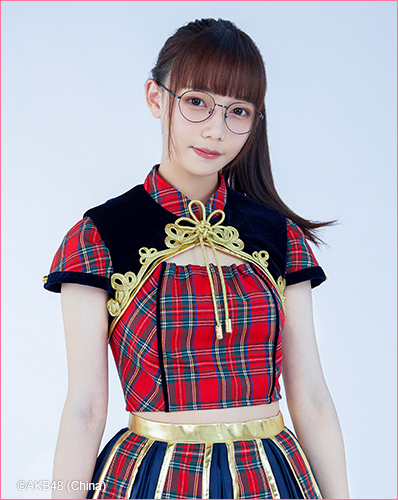 ファイル:2019年AKB48 Team SHプロフィール 沈莹 2.jpg