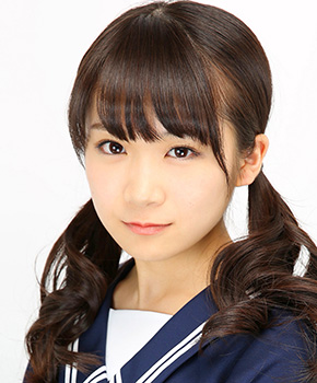 ファイル:2013年乃木坂46プロフィール 秋元真夏.jpg
